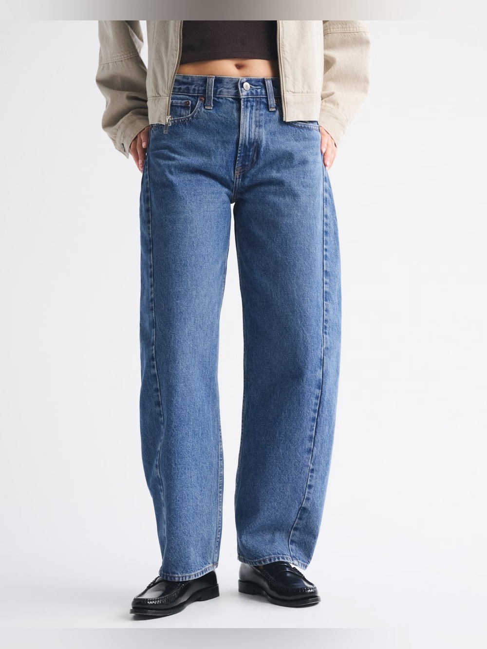 ABERCROMBIE AND FITCH Mid Rise Barrel Jean size 26S